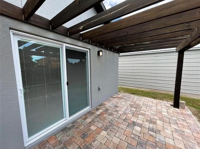 Building Photo - 18505 3rd Ave