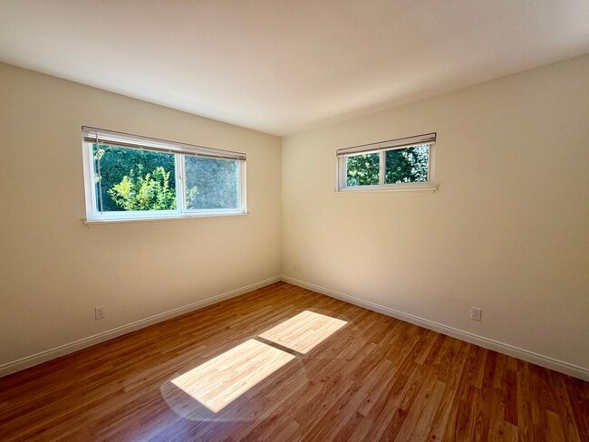 Building Photo - 943 N Patterson Ave