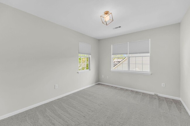 Building Photo - Charming 3BR/2.5BA Home with 2-Car Garage & Fenced Yard in Citadel Woods — West Ashley