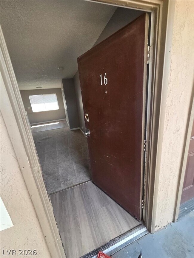 Building Photo - 2104 Sunrise Ave