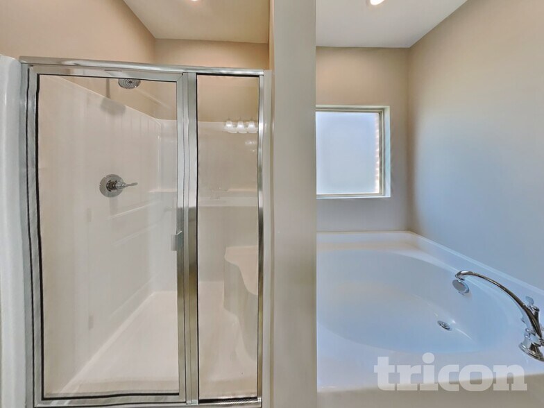 Building Photo - 3316 Pear Blossom Way