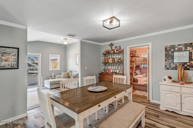 Building Photo - 28 S Los Angeles Dr