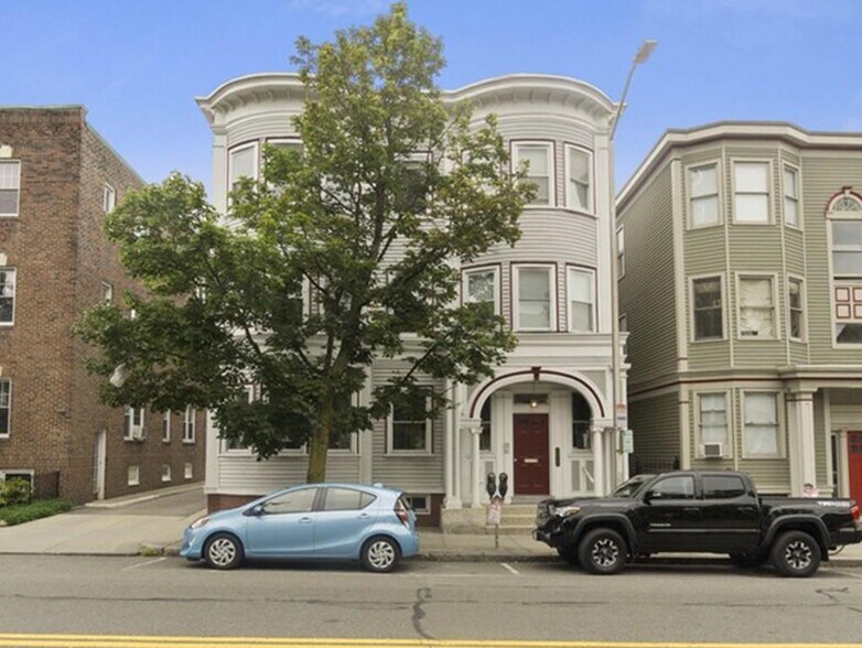 Primary Photo - 1433 Cambridge St