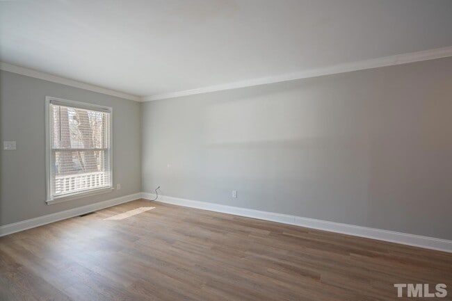 Building Photo - 312 W Park St