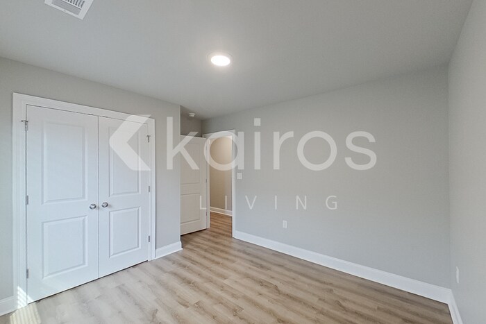 Building Photo - 13796 Pinyon Dr