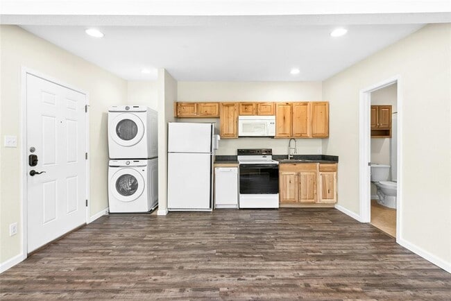 Building Photo - 904 Philco Dr