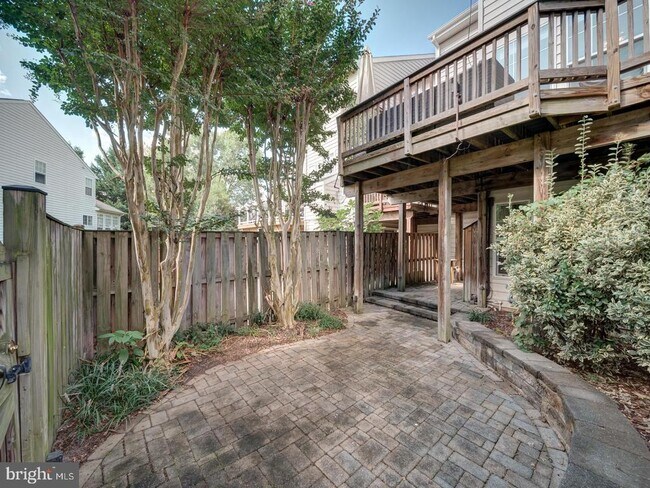 Building Photo - 4643 Deerwatch Dr