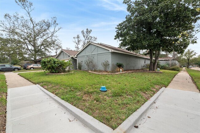 Building Photo - 6602 Lynngate Dr