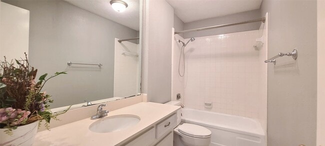 Building Photo - 14814 Earlswood Dr