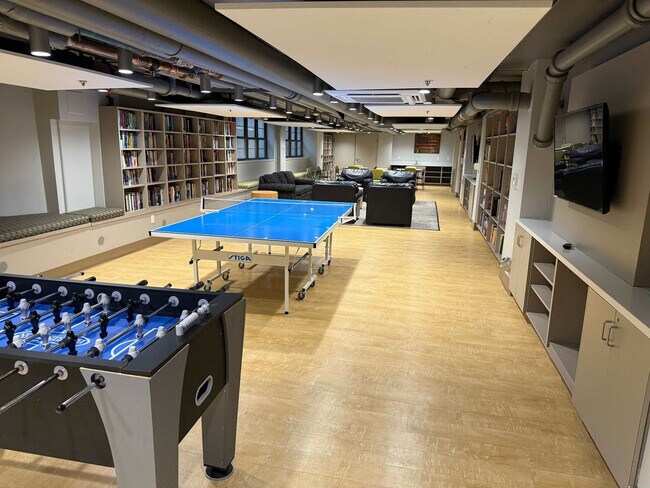 Building Photo - 112 W University Pkwy