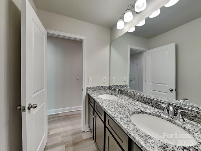 Building Photo - 212 Queenshall Rd