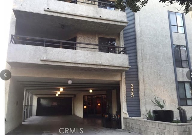 Building Photo - 225 N Rose St