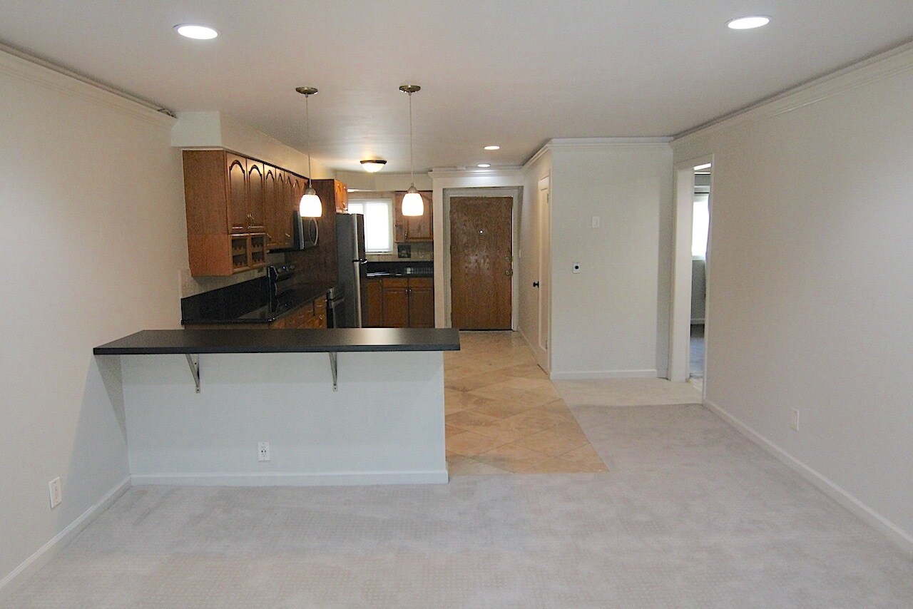 Building Photo - 770 W Imperial Ave