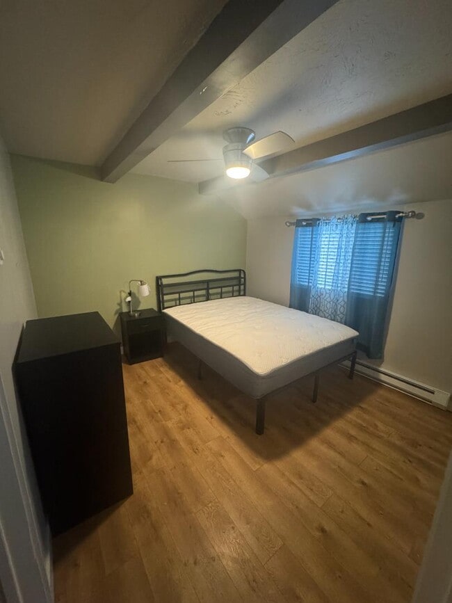 Building Photo - 308 Garnet St