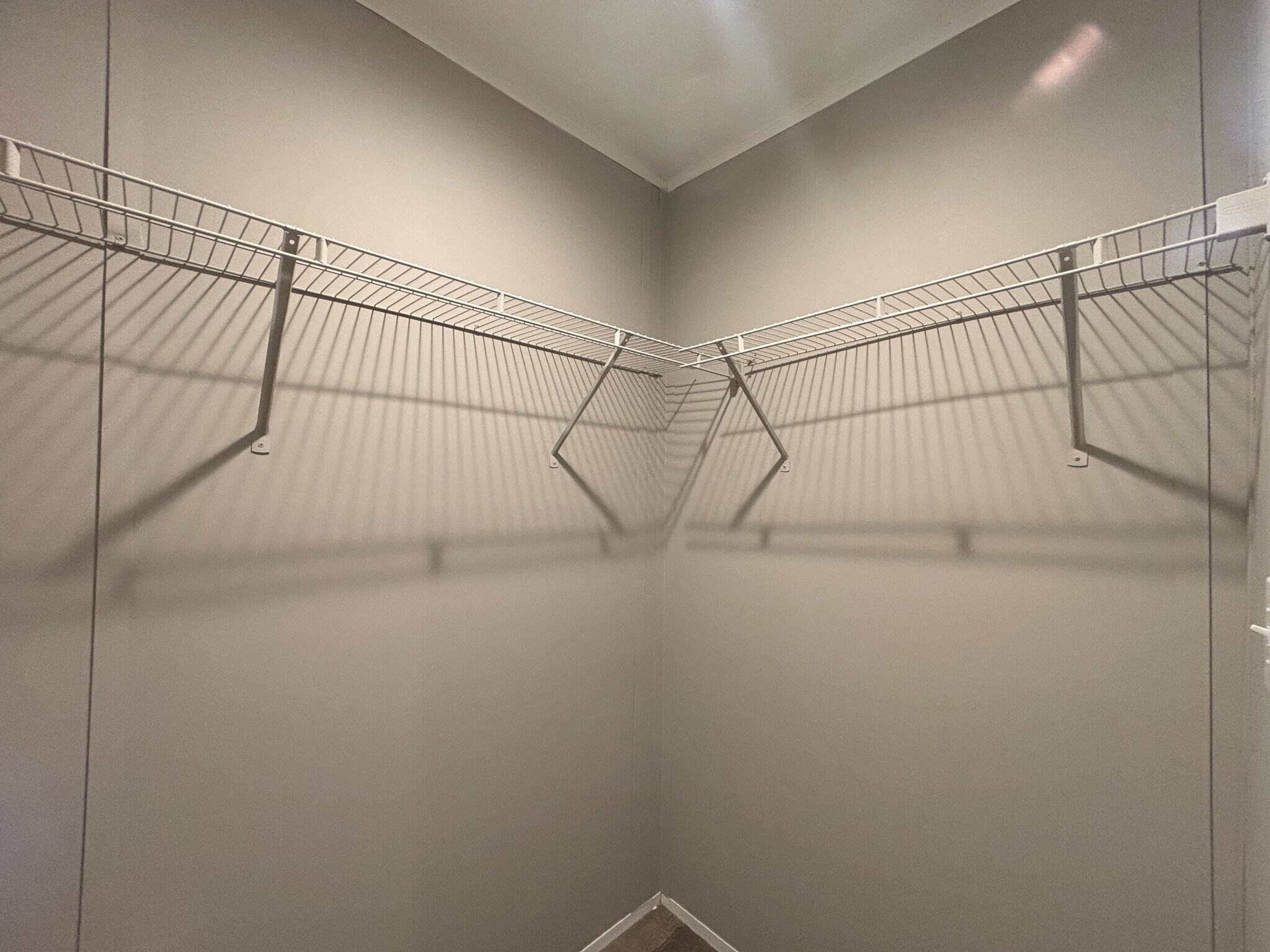 Building Photo - 116 E Semands St