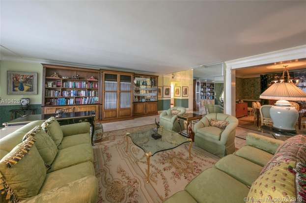 Building Photo - 10155 Collins Ave