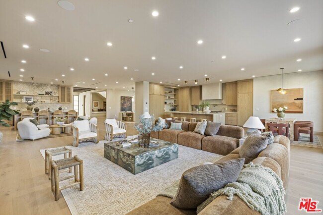 Building Photo - 14273 Greenleaf St