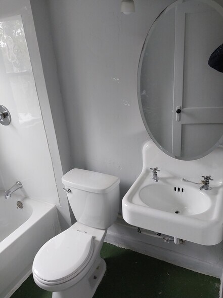 Building Photo - 15350 Alden St