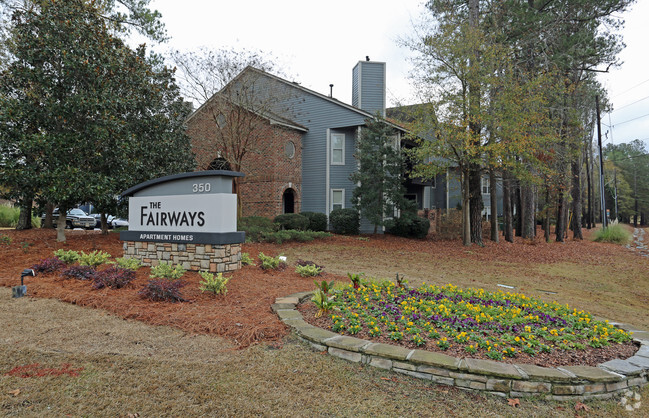 Building Photo - The Fairways