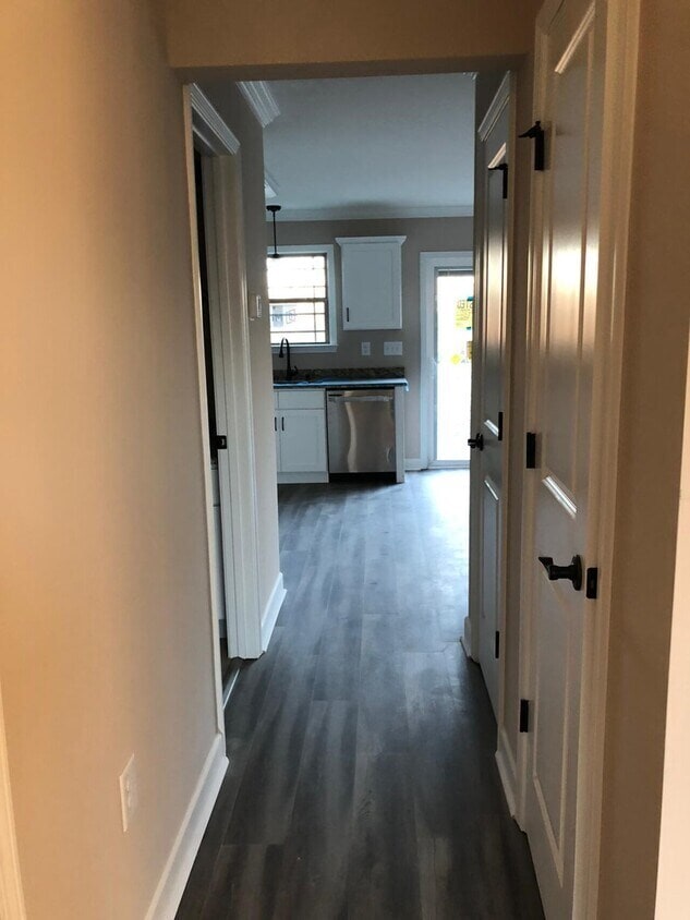 Building Photo - 66 Bellvue Dr