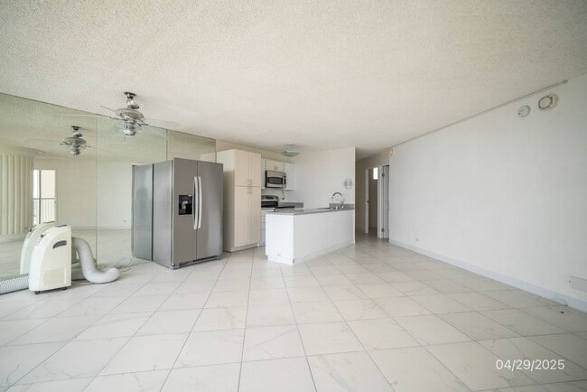 Building Photo - 2Bd/2Ba/2Pkg LELE PONO in Aiea - $2400