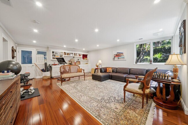 Building Photo - Beautifully Appointed 7-Bedroom Home with Lush Garden Setting in Palo Alto