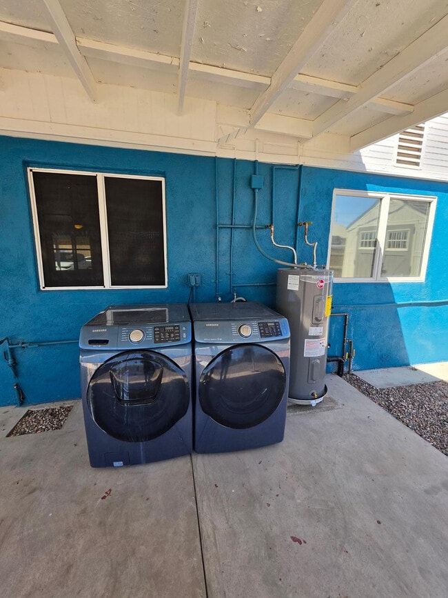 Building Photo - 2803 E Monroe St