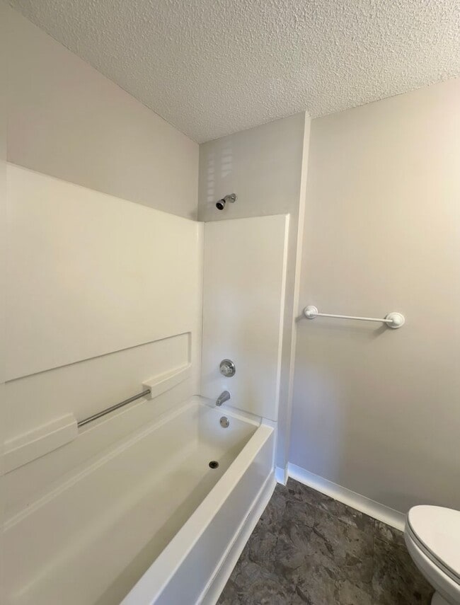 Building Photo - 1 Private Bedroom + Bathroom in Shared Con...