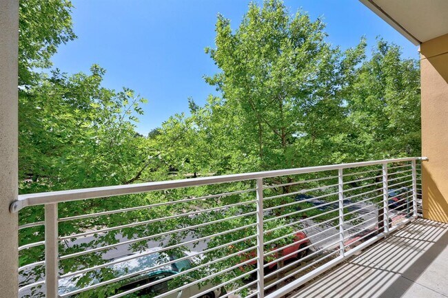 Building Photo - 1320 Robert Browning St