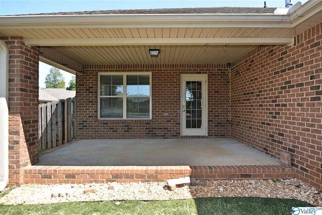 Building Photo - 106 Forest Glade Dr