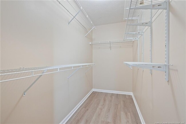 Building Photo - 6328 Fox Glen Dr