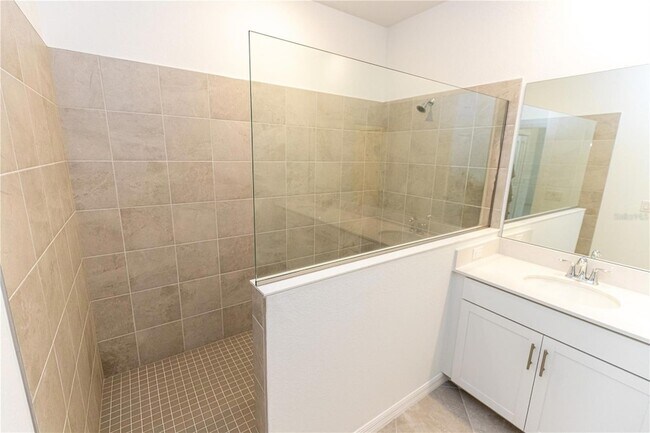 Building Photo - 16572 Kingwood Ln