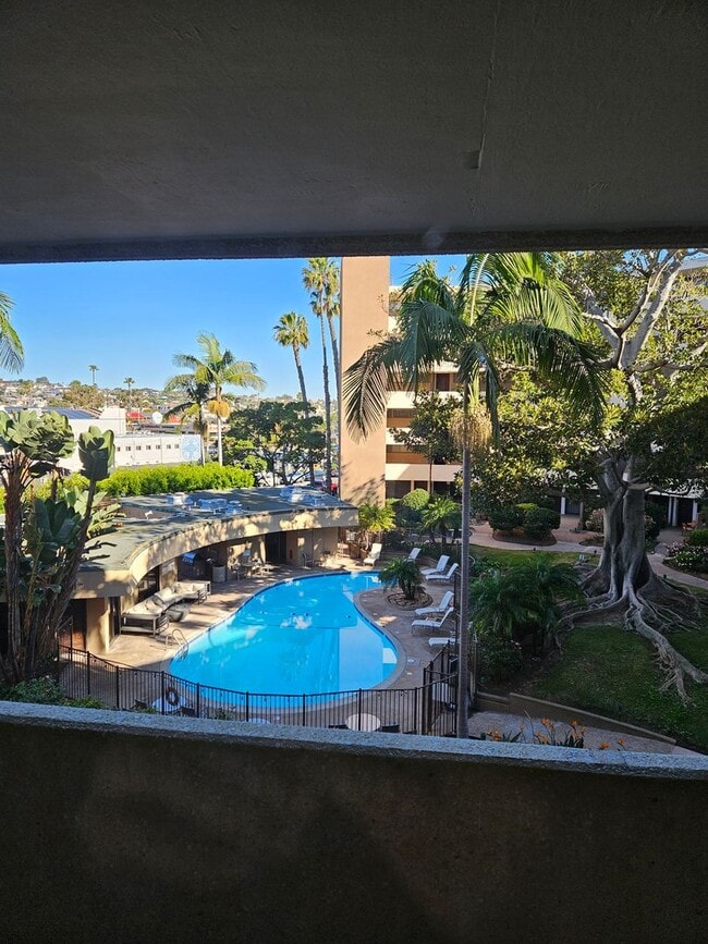 Building Photo - Live at Le Rondelet - Two Bedrooms and Views!