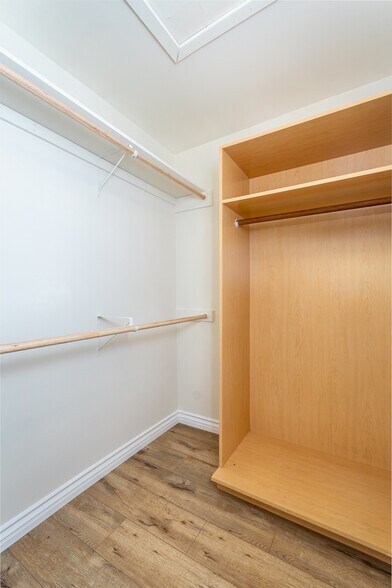 Building Photo - 5617 Katherine Ave