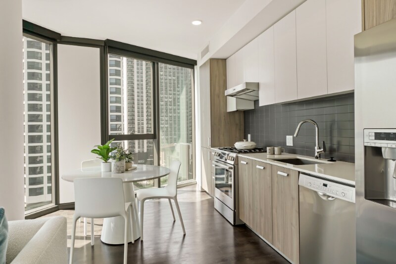 Primary Photo - 445 E Waterside Dr