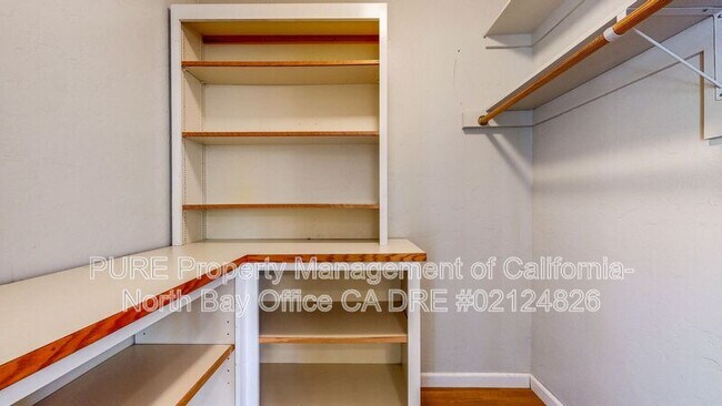 Building Photo - 652 Corlano Ave