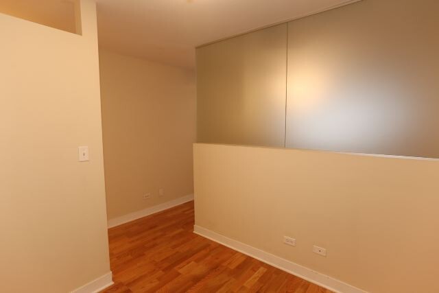 Building Photo - 650 W Wrightwood Ave