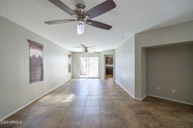 Building Photo - 2873 E Bart St