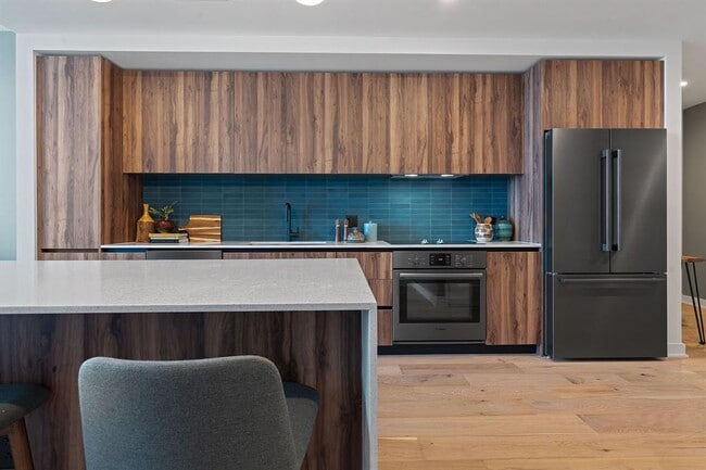 Building Photo - 84 East Ave