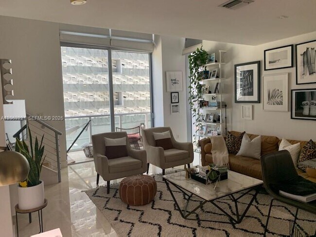 Building Photo - 1050 Brickell Ave