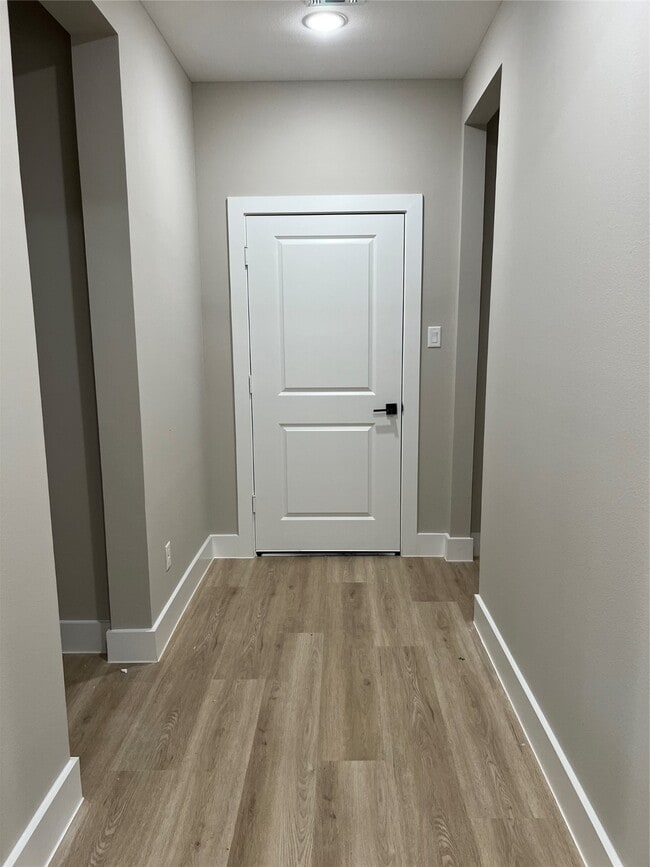 Building Photo - 2511 Martinas Ct