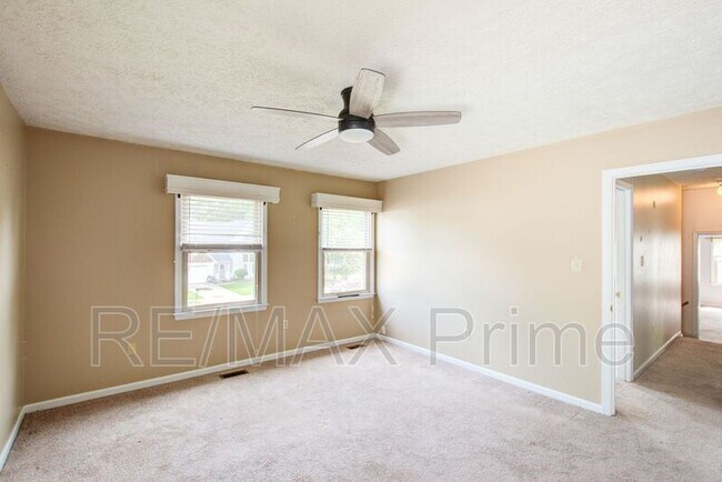 Building Photo - 71 Michaels Woods Dr