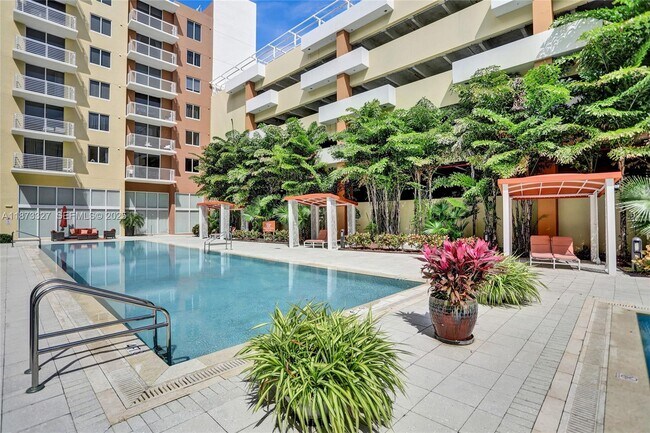 Building Photo - 2775 NE 187th St