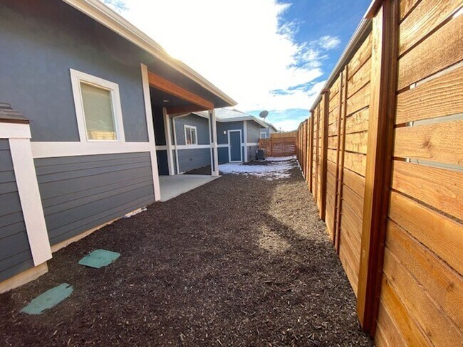 Building Photo - 20781 Kilbourne Loop