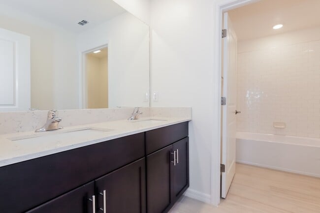 Building Photo - 13307 Sunset Sapphire Ct