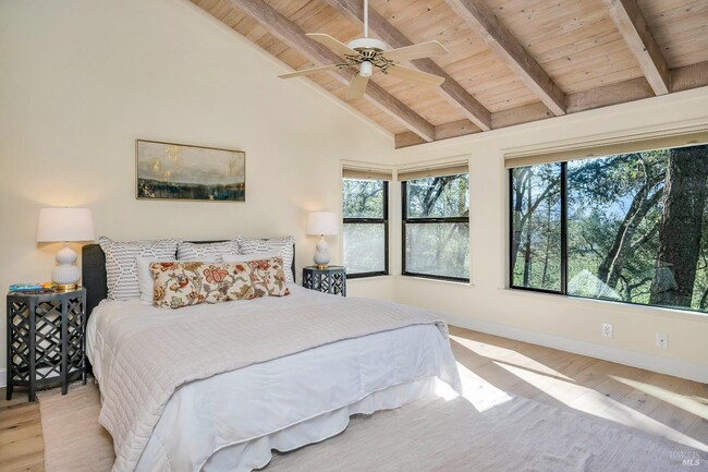 Building Photo - 522 Meadowood Ln