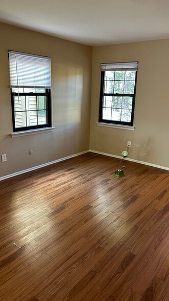 Building Photo - 30-13 Prospect St