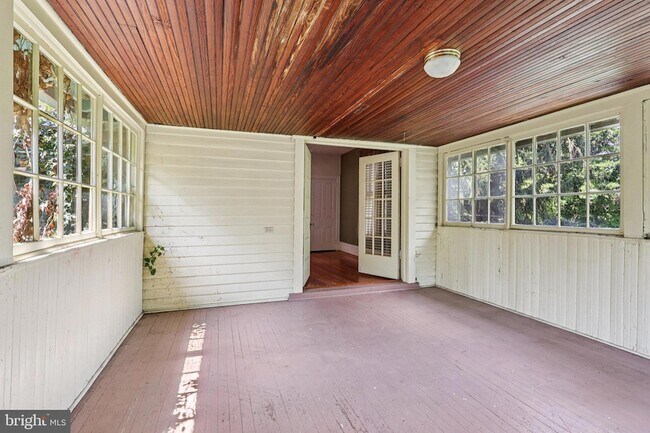 Building Photo - 1420 Pennsylvania Ave