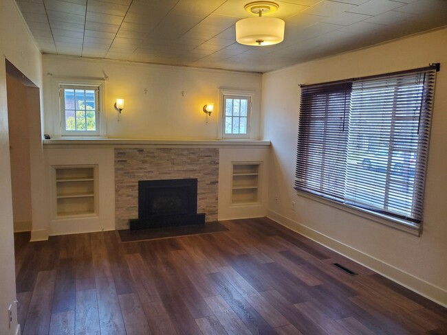 Building Photo - 4BR/2BA Audubon/Downriver Area Home