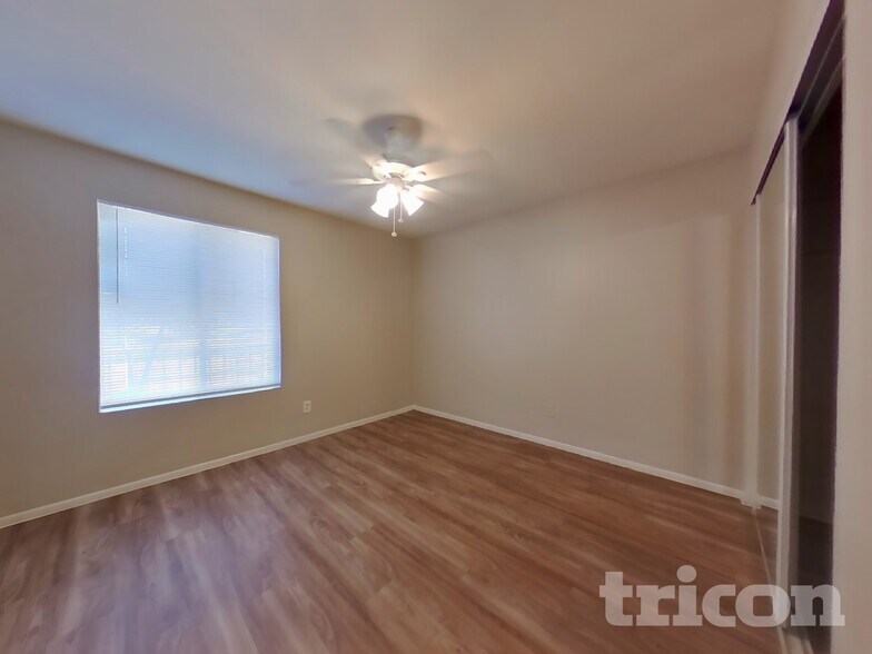 Building Photo - 4127 W Mission Ln